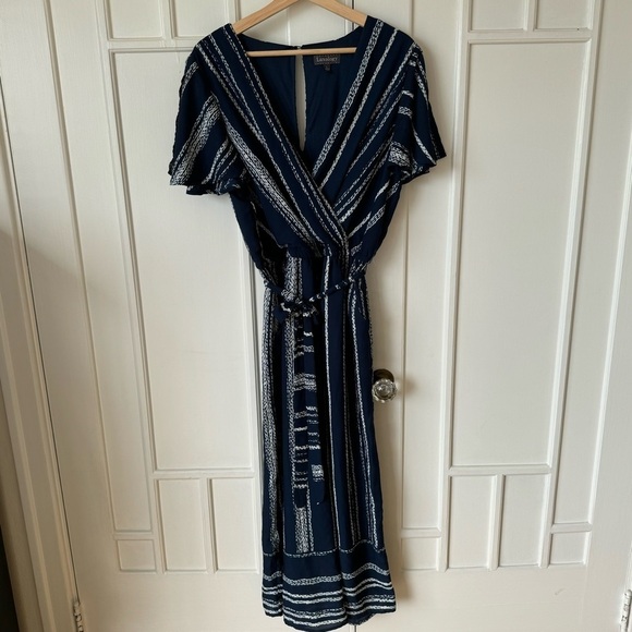 Luxology Short Sleeve lined Dressy romper/jumpsuit size Lrg Blue/White flowy - Picture 6 of 16